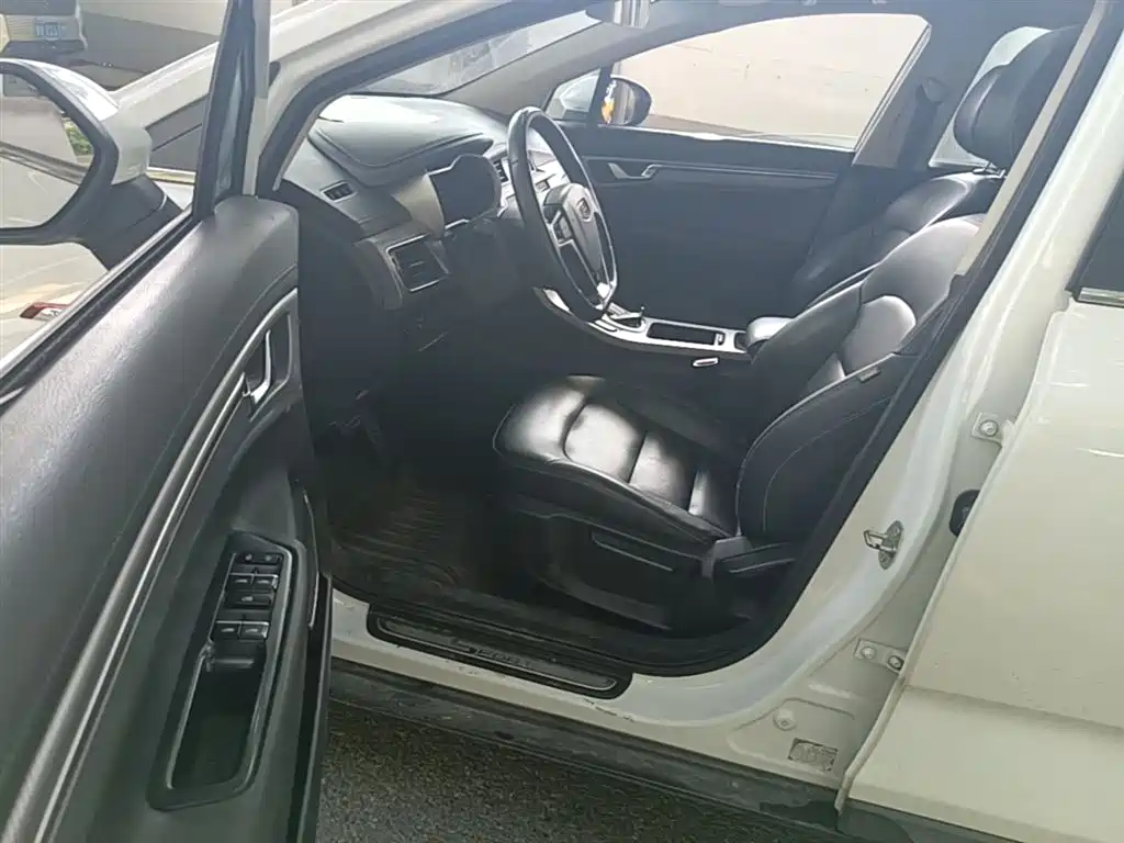 Geely Emgrand GS — фото 15