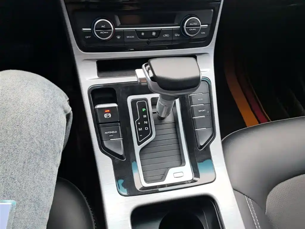 Geely Emgrand GS — фото 14