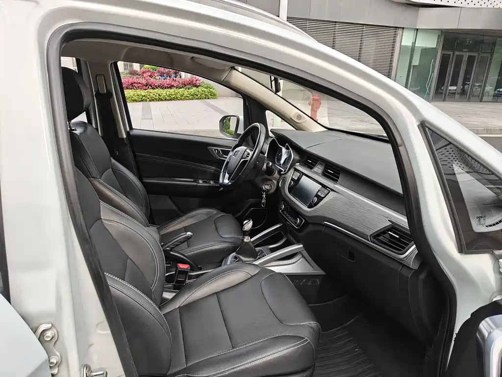 Geely Vision X3 — фото 4