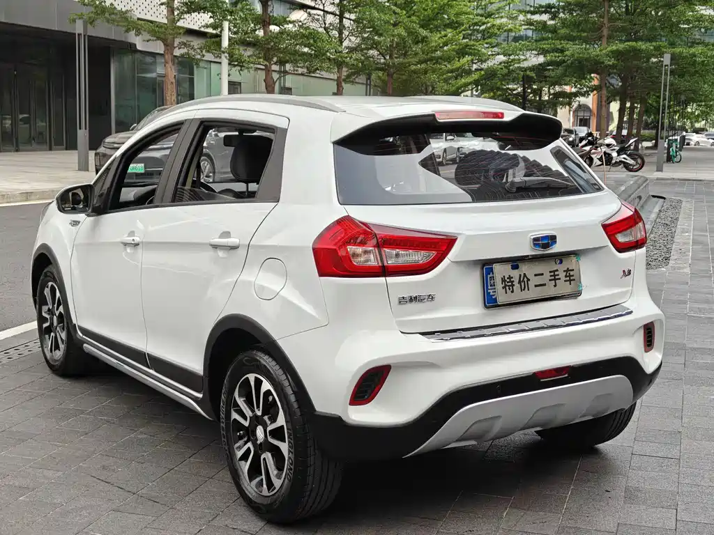 Geely Vision X3 — фото 7