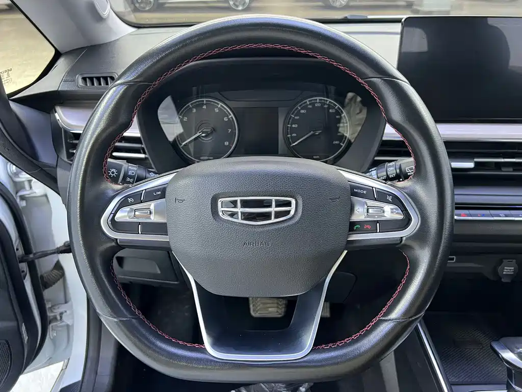 Geely Vision X3 — фото 6