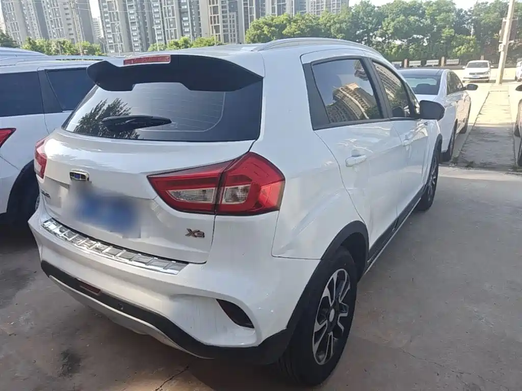 Geely Vision X3 — фото 7