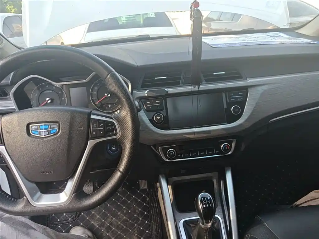 Geely Vision X3 — фото 10