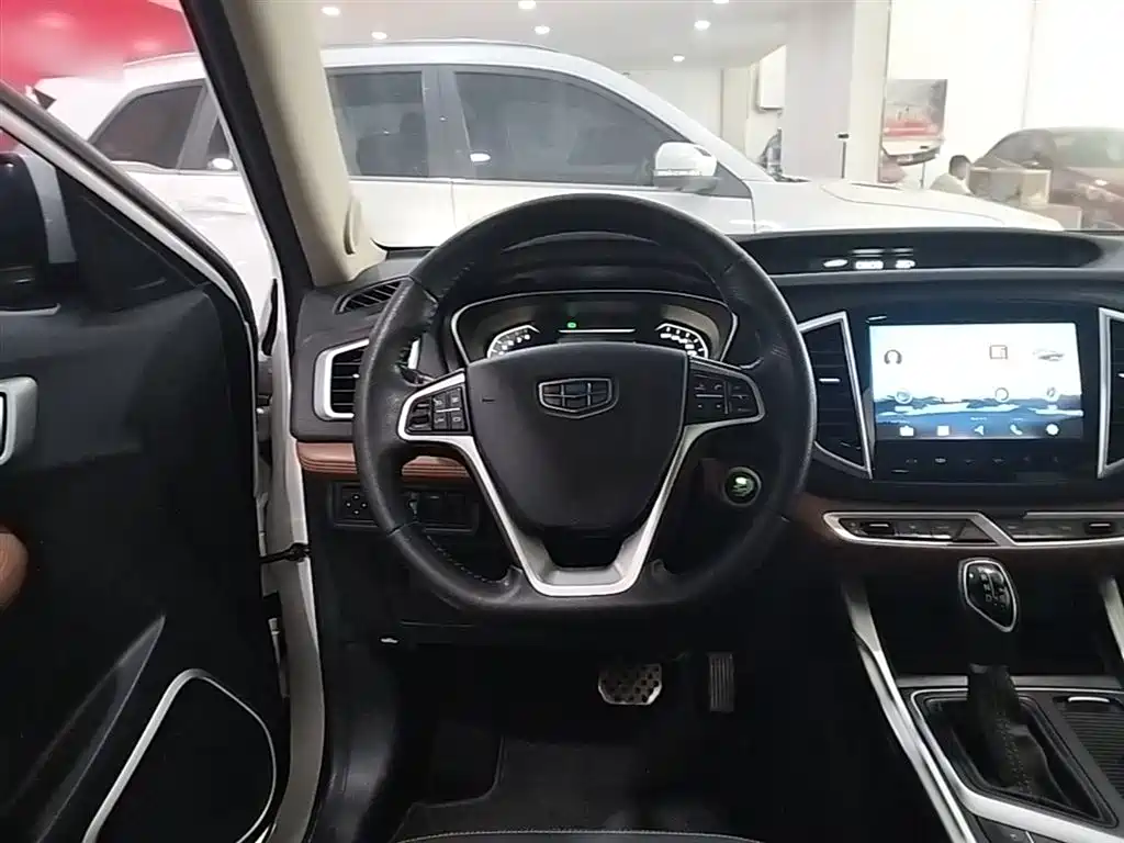 Geely Vision X6 — фото 10