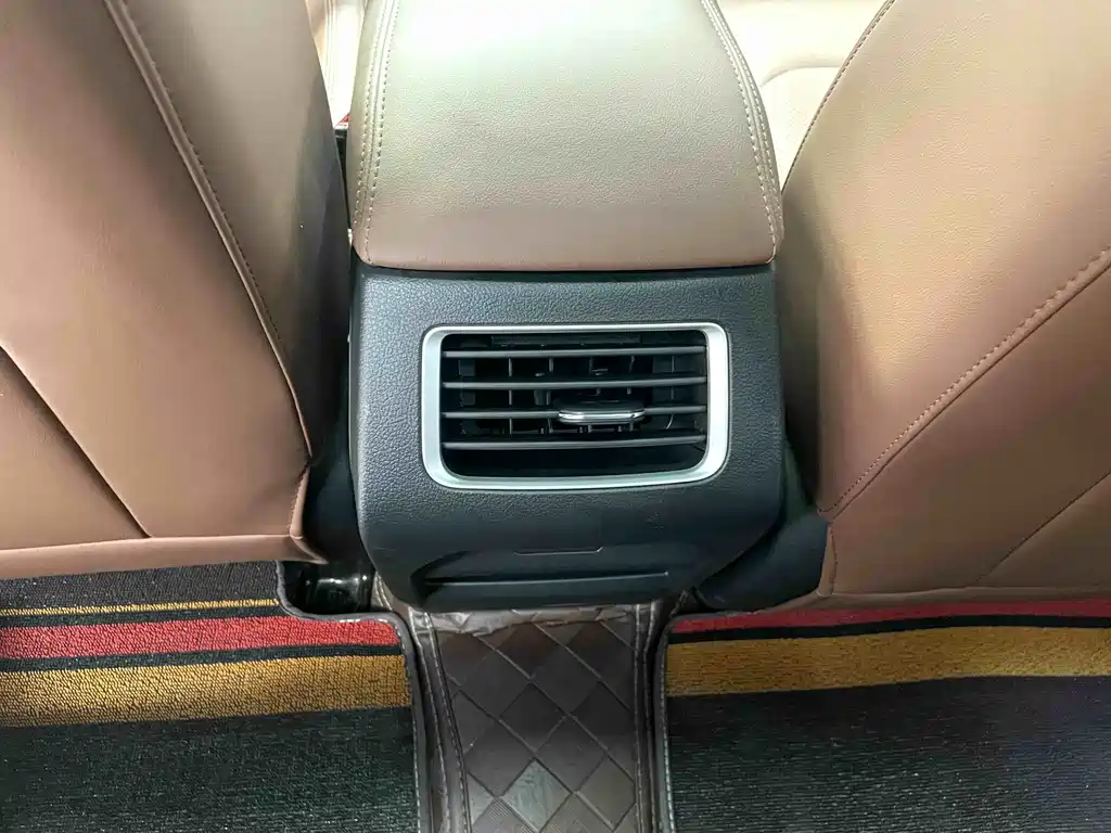 Geely Vision X6 — фото 11