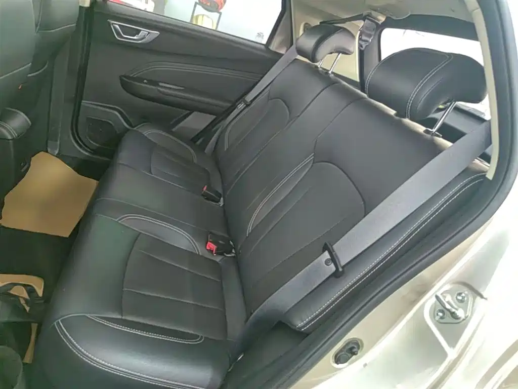Geely Vision X3 — фото 17