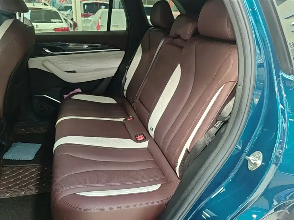 Geely Xingyue L — фото 13