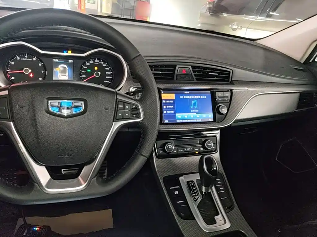 Geely Emgrand GS — фото 10