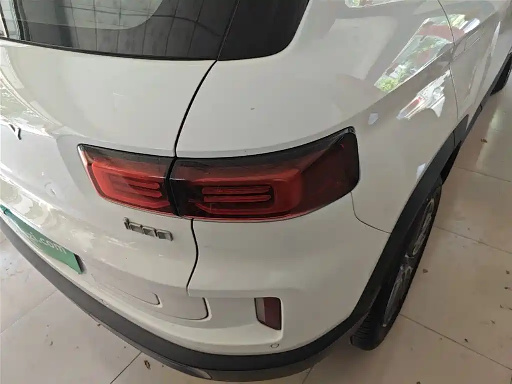 Geely Icon — фото 8