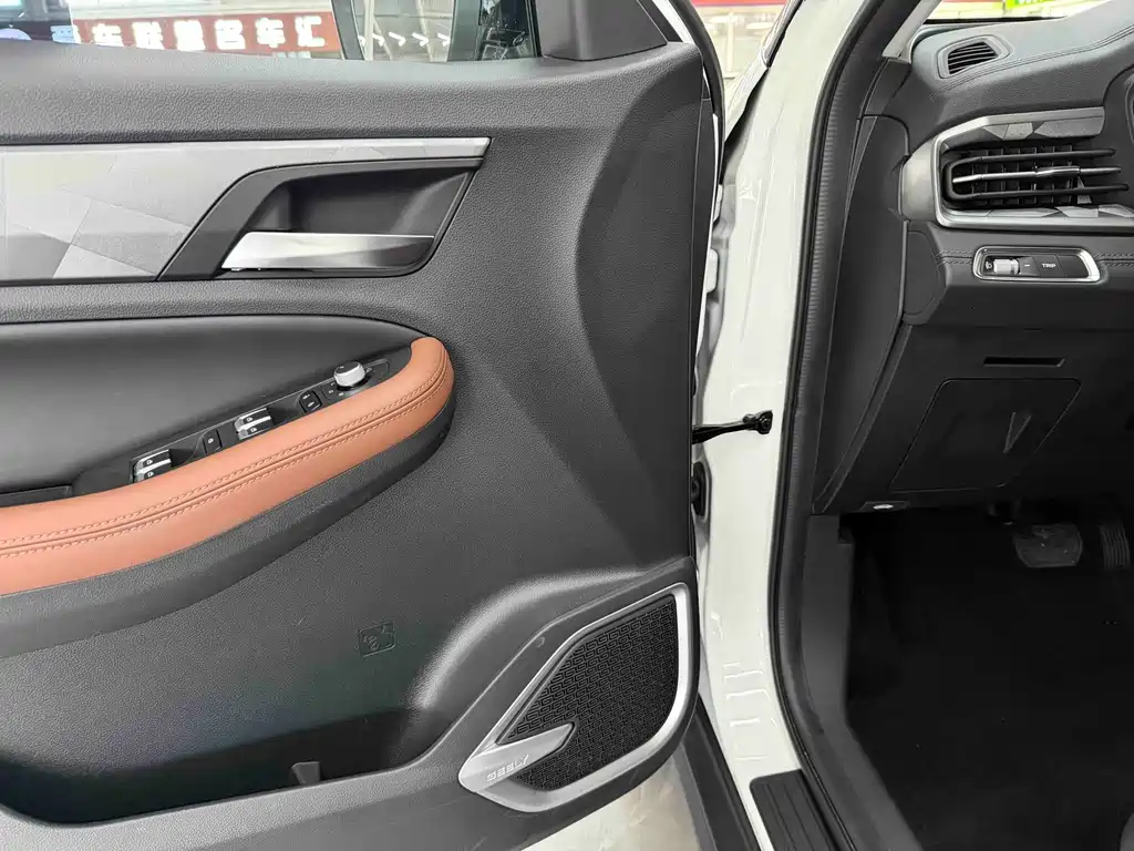 Geely Vision X6 — фото 9