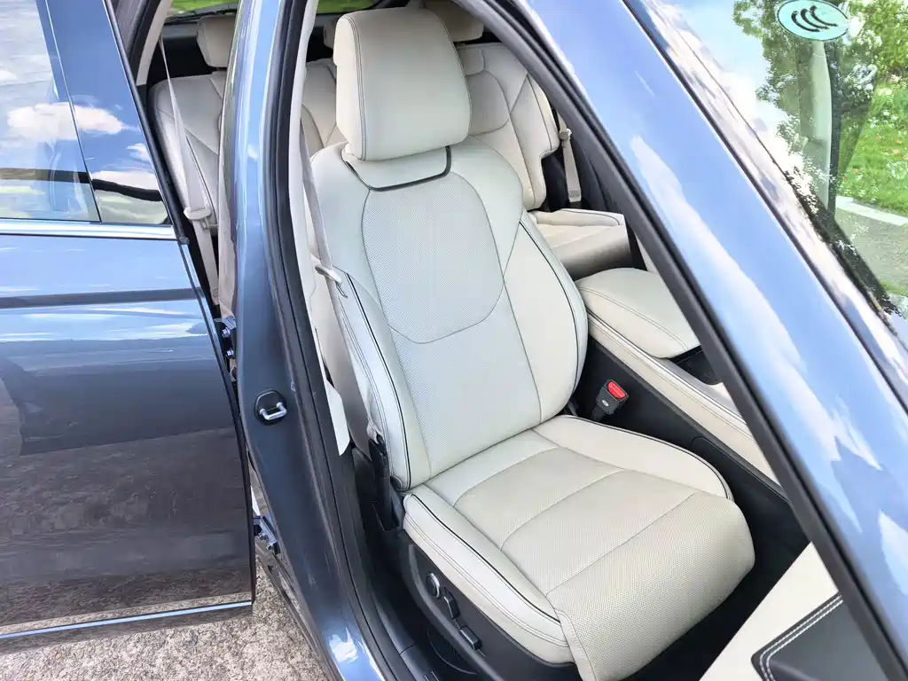 Genesis GV70 — фото 17