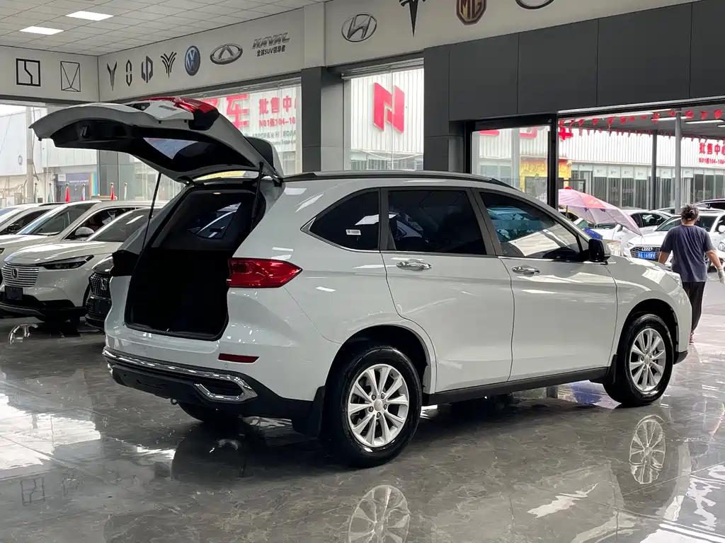 Haval M6 — фото 17