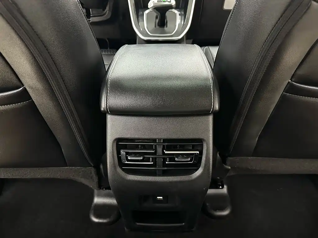 Haval M6 — фото 15