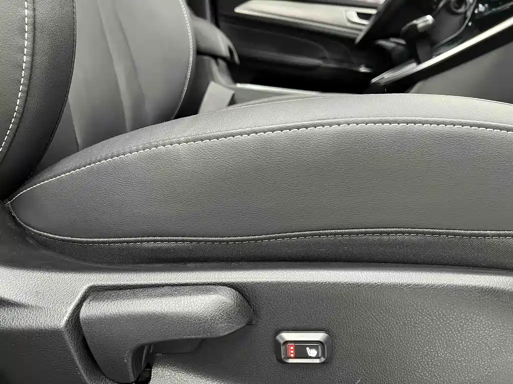Haval M6 — фото 11