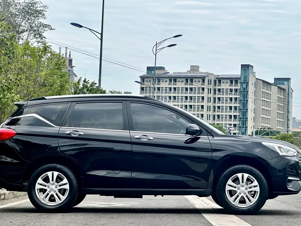 Haval M6 — фото 4