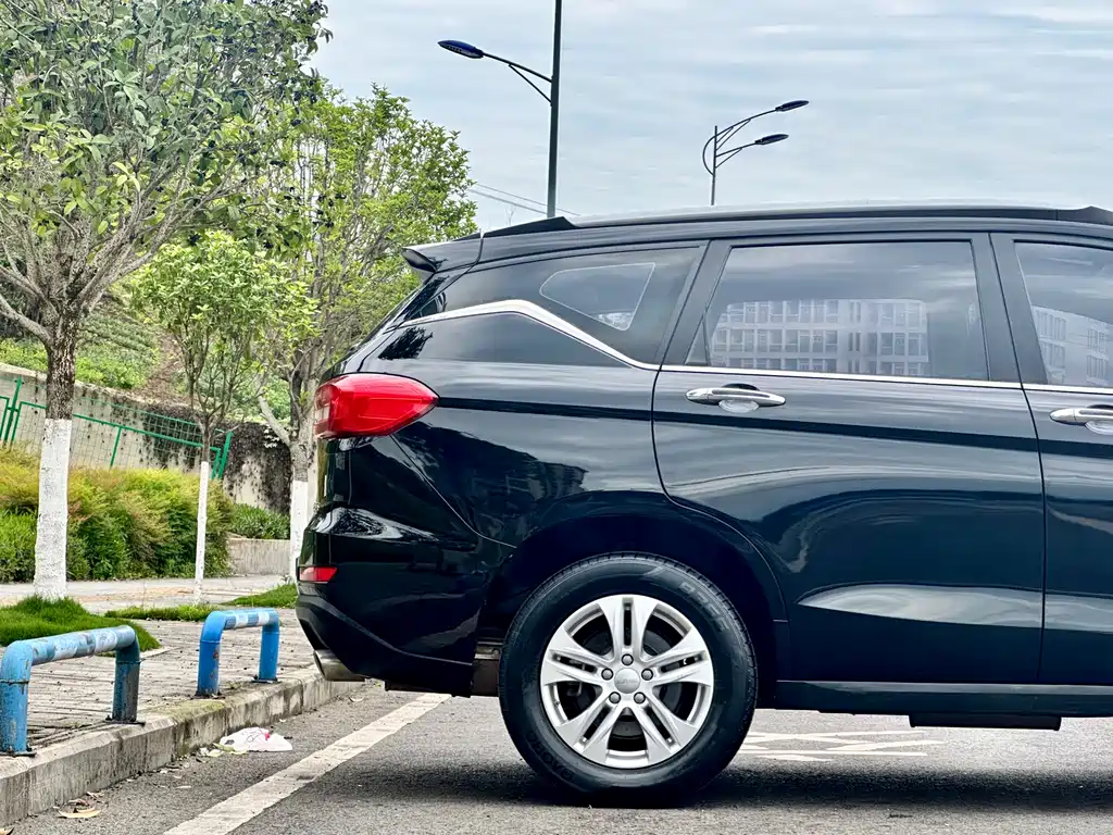 Haval M6 — фото 5