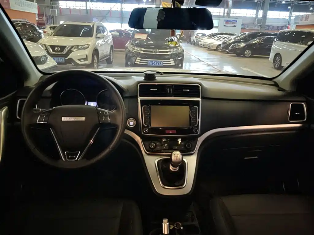 Haval M6 — фото 10
