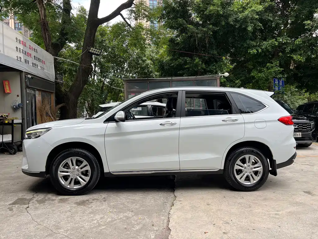 Haval M6 — фото 6