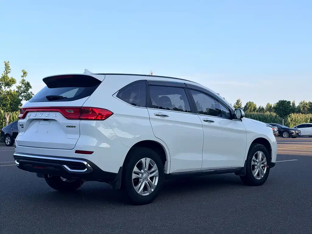 Haval M6 — фото 8
