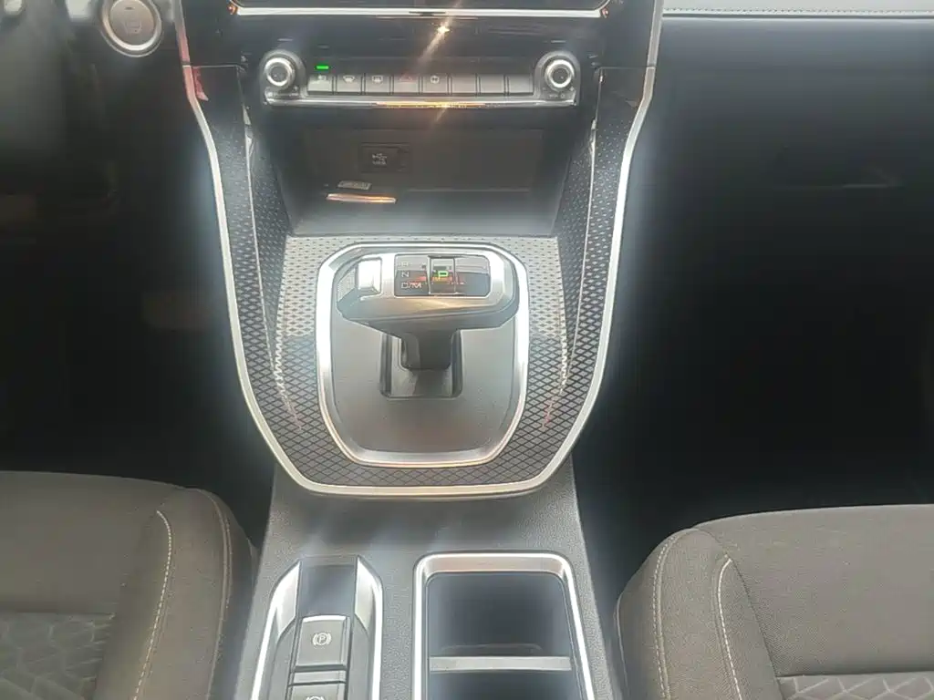 Haval M6 — фото 14