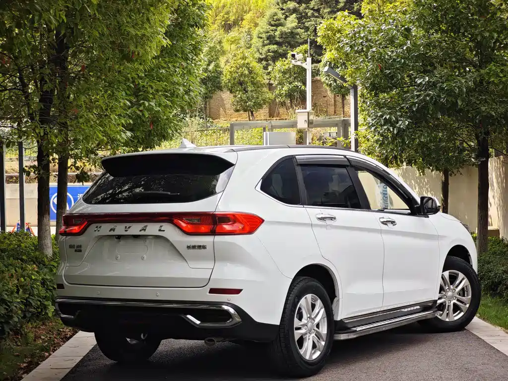 Haval M6 — фото 10