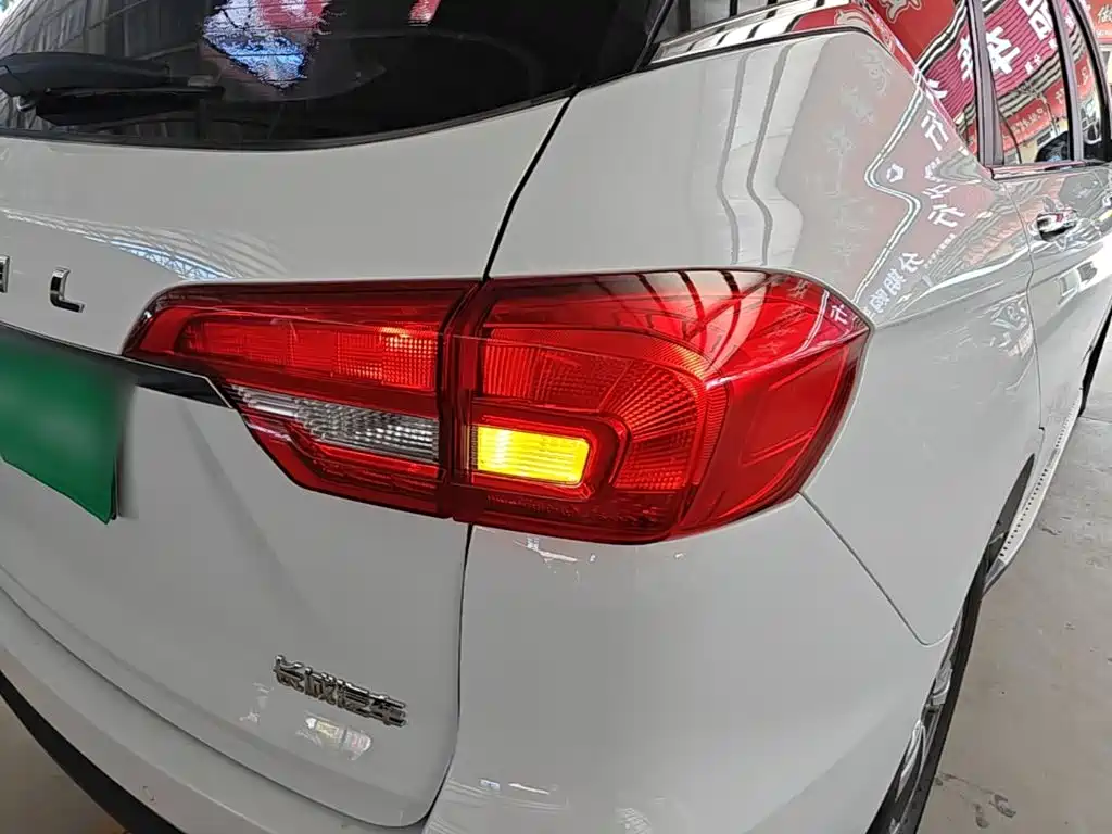 Haval M6 — фото 8