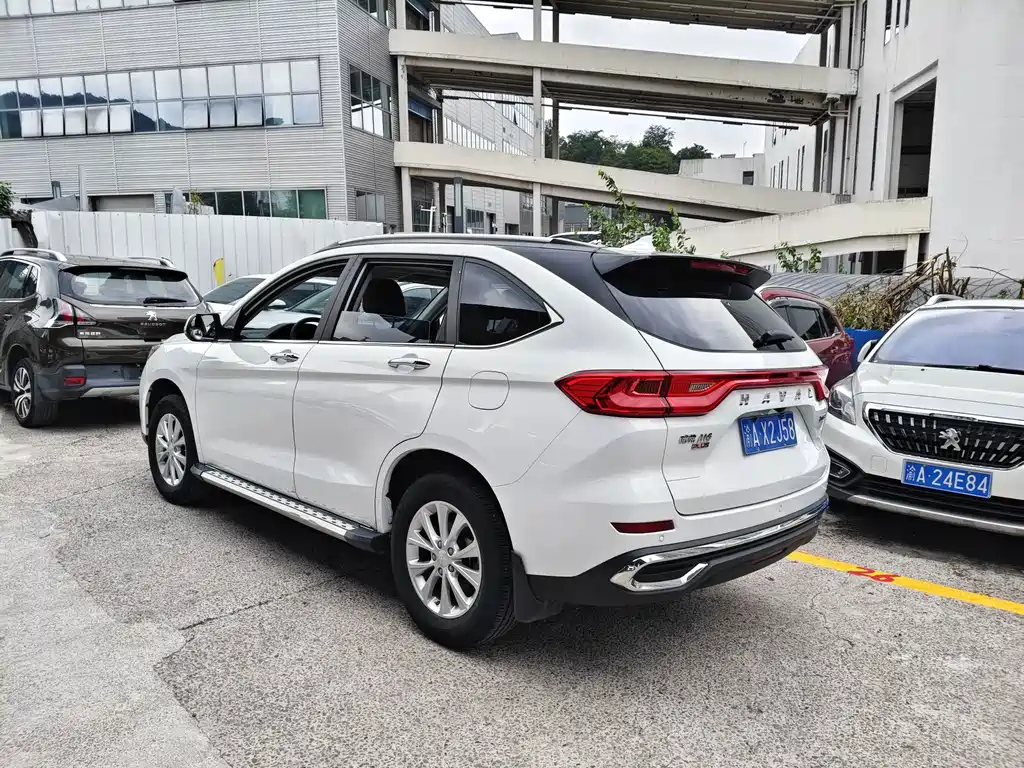 Haval M6 — фото 10