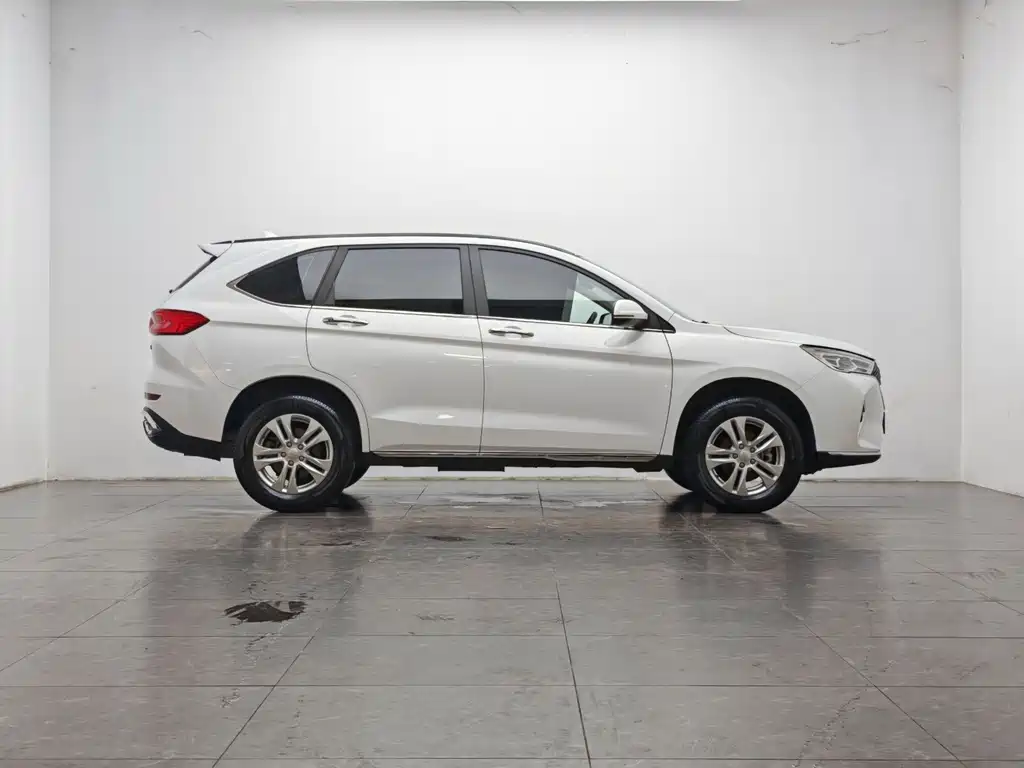 Haval M6 — фото 11