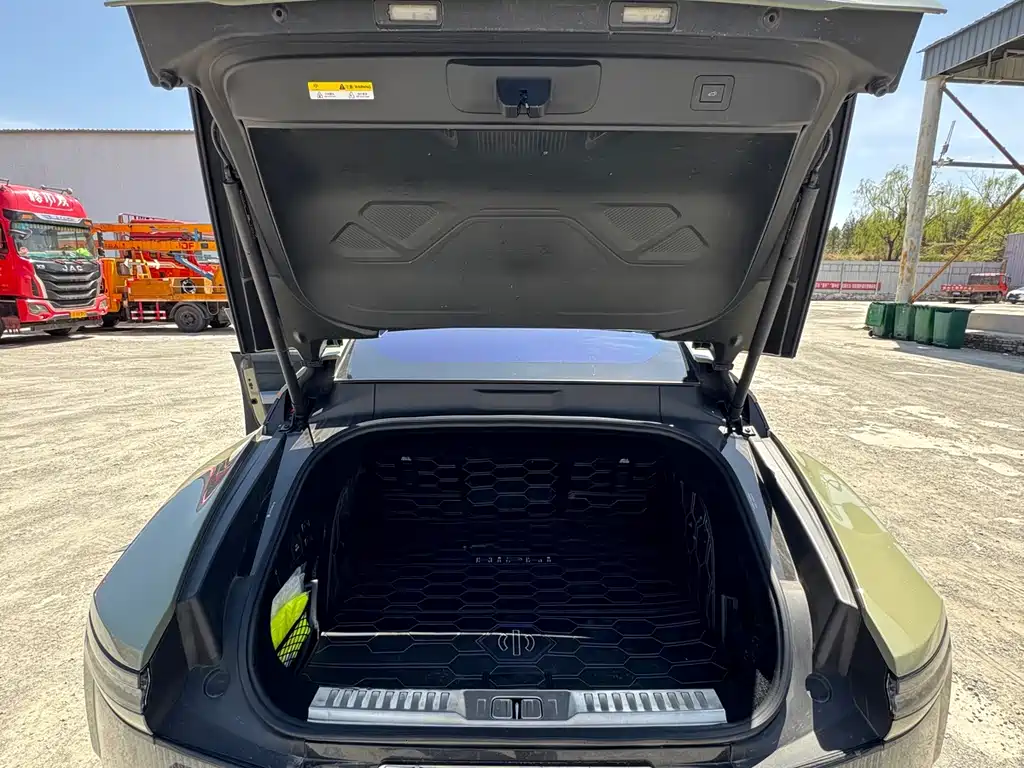 HiPhi HiPhi Z — фото 19
