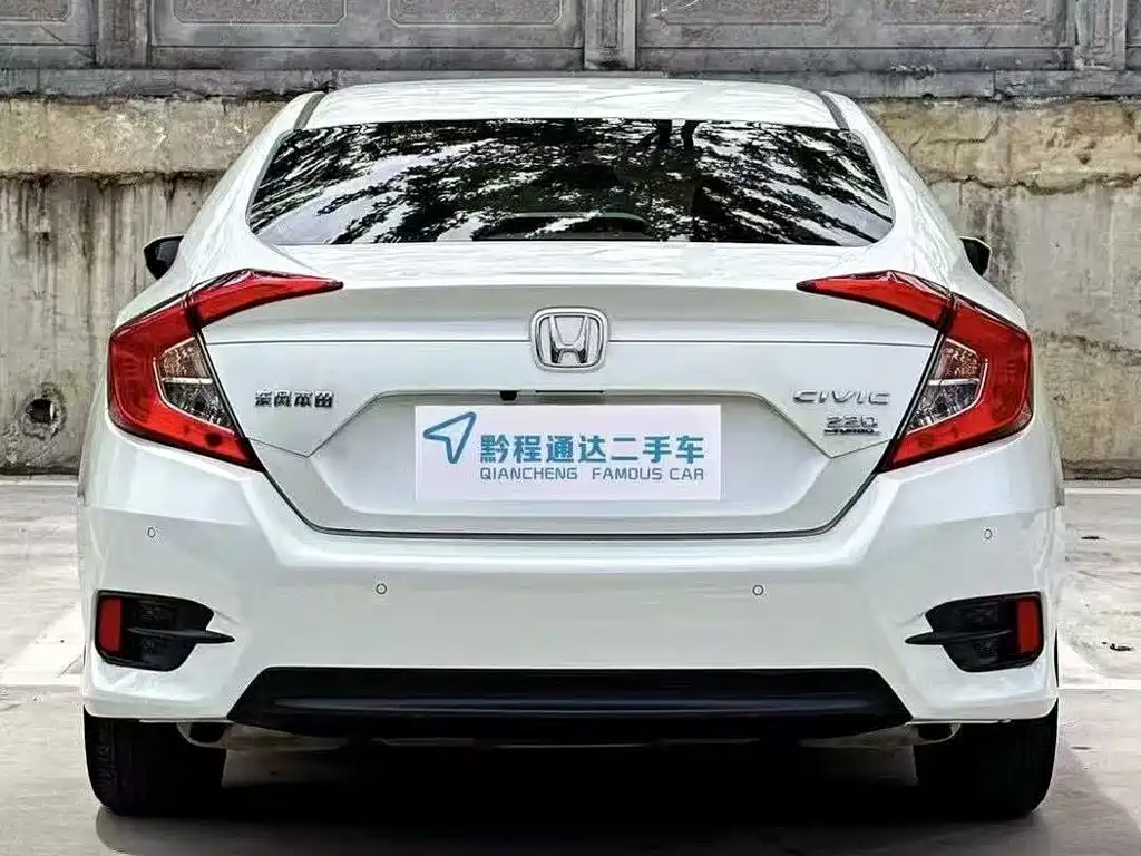 Honda Civic — фото 8