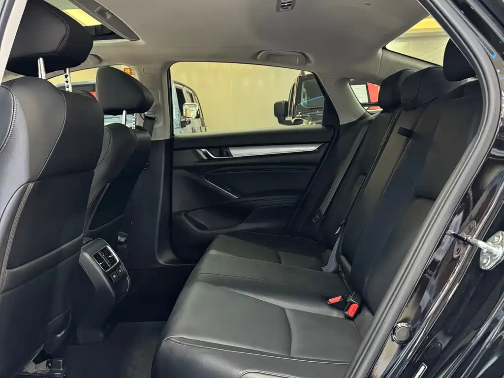 Honda Accord — фото 5