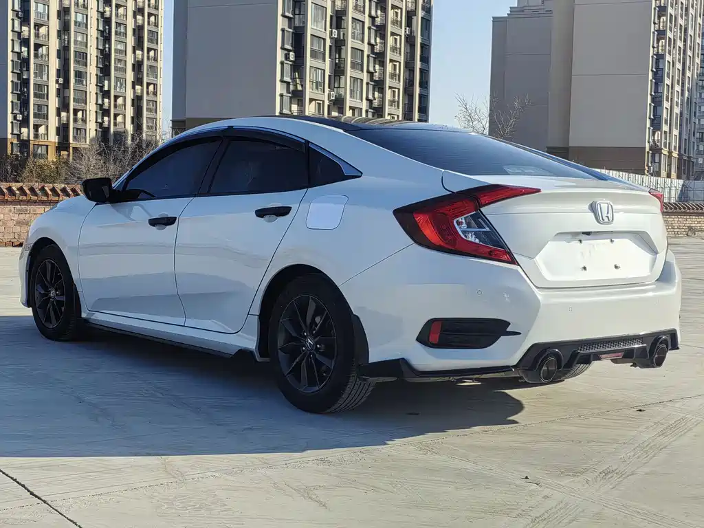 Honda Civic — фото 7