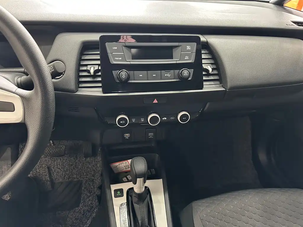 Honda Fit — фото 14