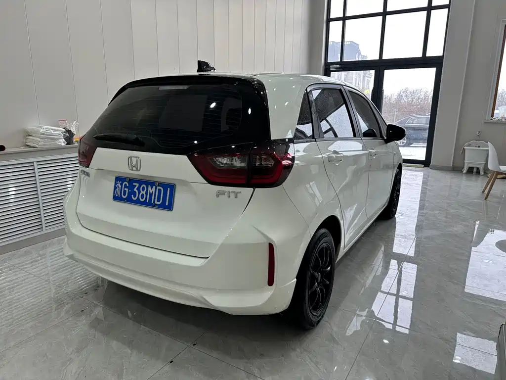 Honda Fit — фото 5