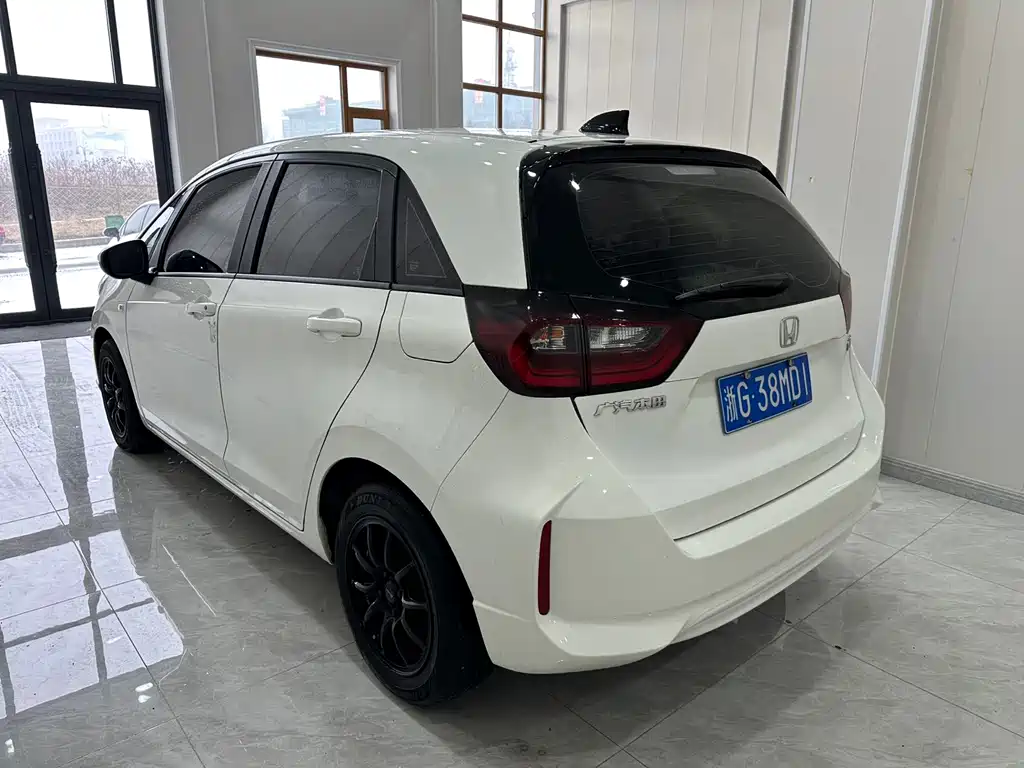 Honda Fit — фото 7