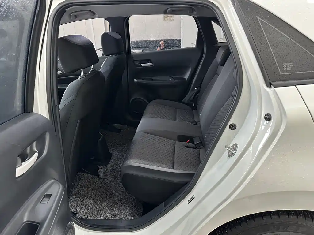 Honda Fit — фото 10
