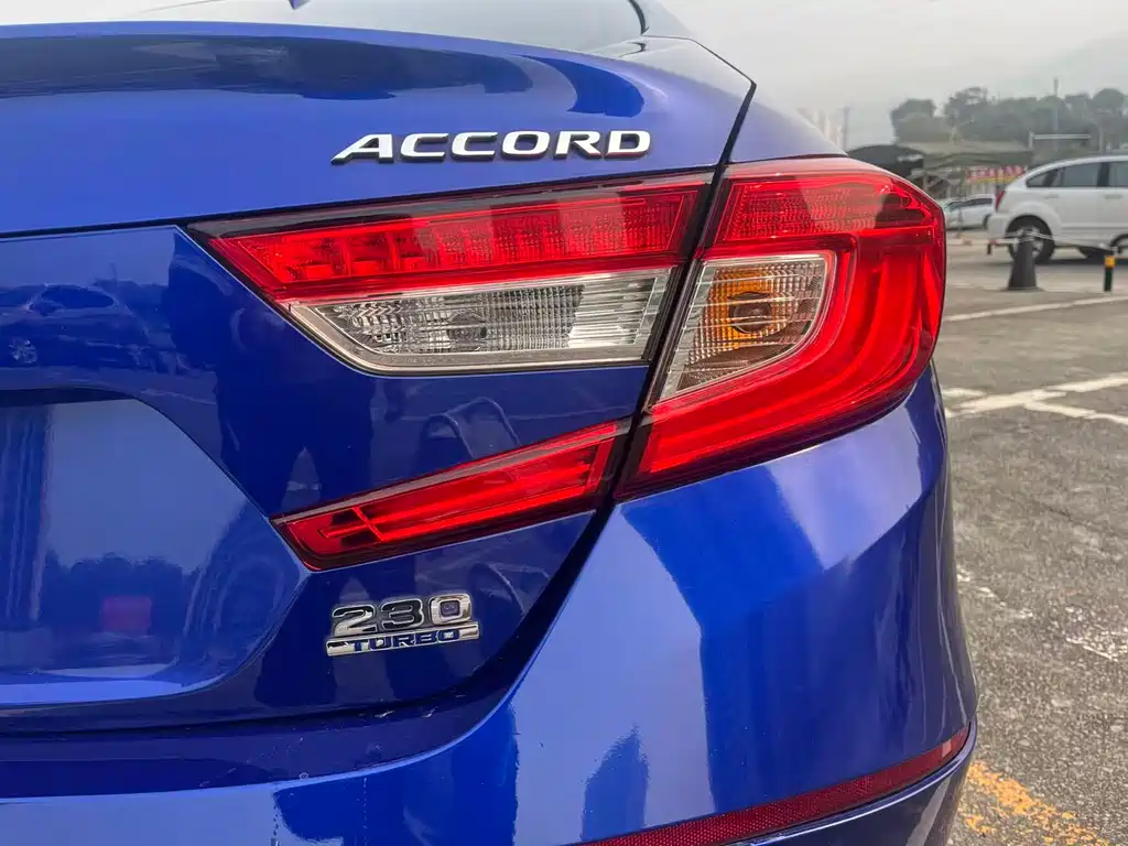 Honda Accord — фото 14