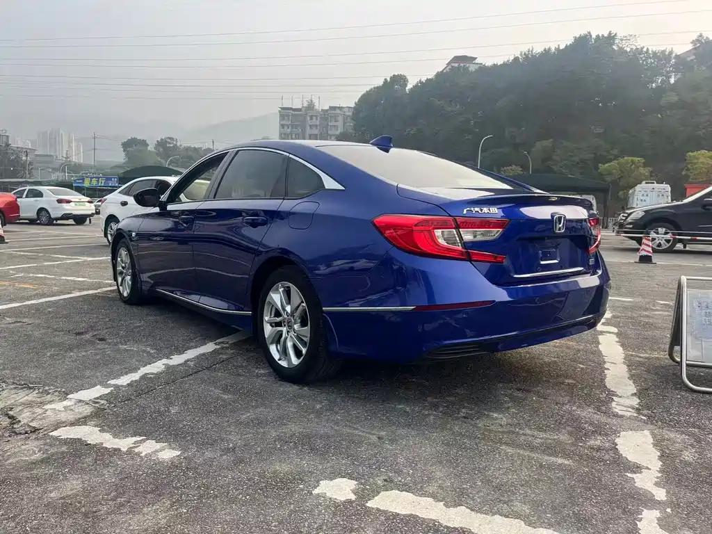 Honda Accord — фото 5