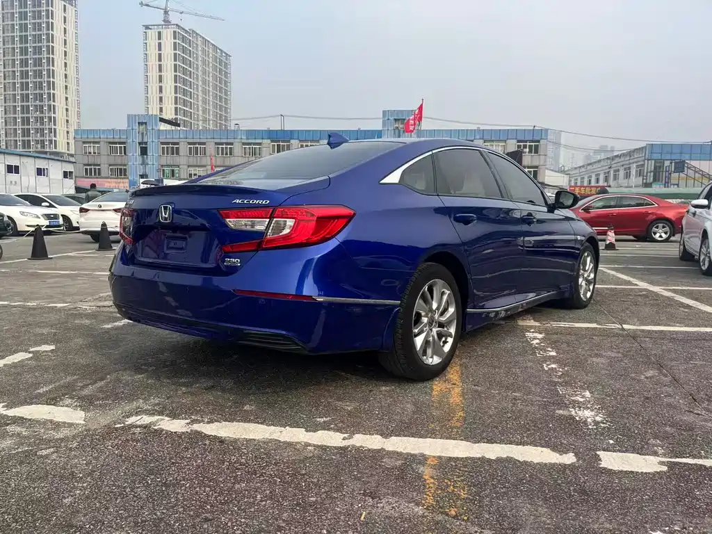 Honda Accord — фото 6