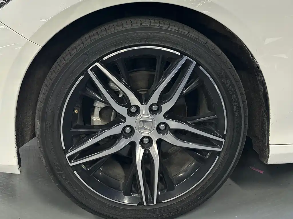 Honda Accord — фото 11