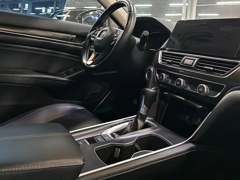 Honda Accord — фото 15