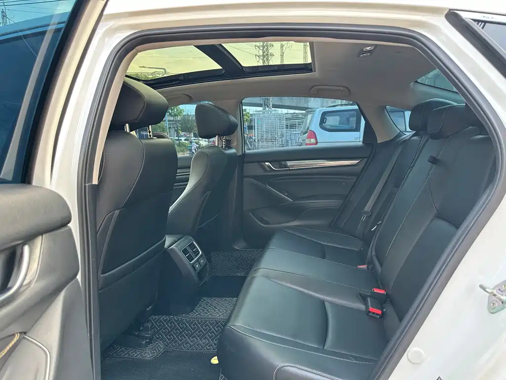 Honda Accord — фото 5