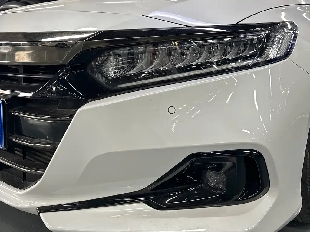 Honda Accord — фото 10