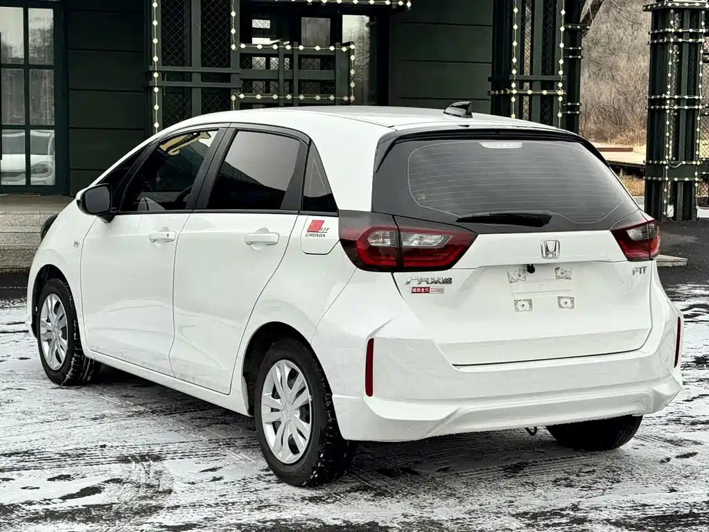 Honda Fit — фото 4