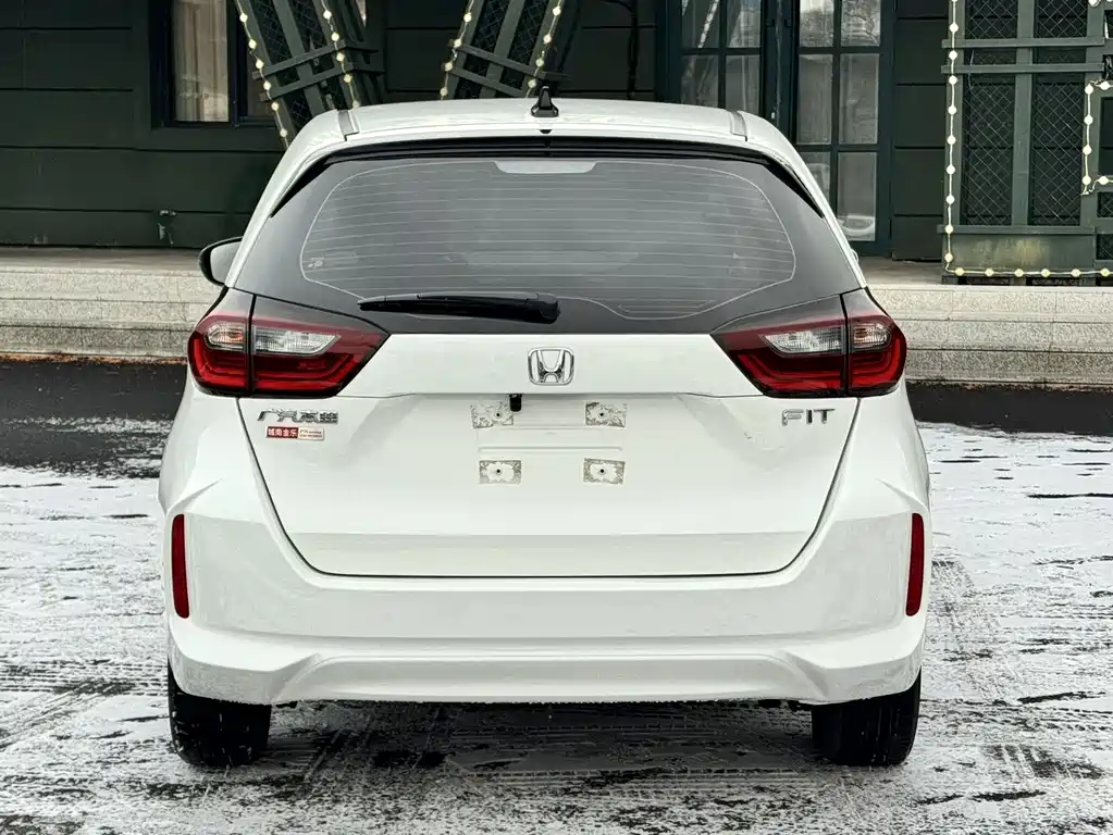 Honda Fit — фото 5