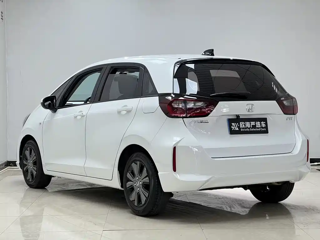 Honda Fit — фото 4