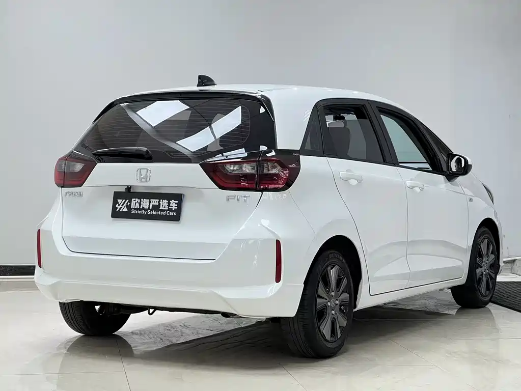 Honda Fit — фото 5