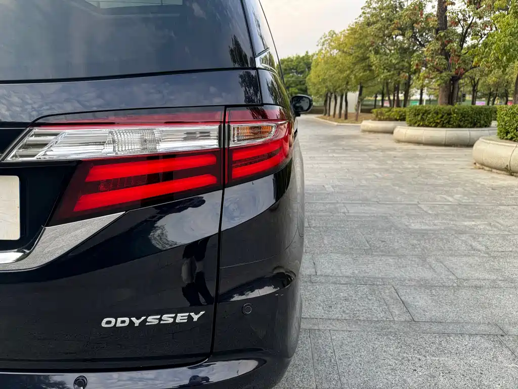 Honda Odyssey — фото 19