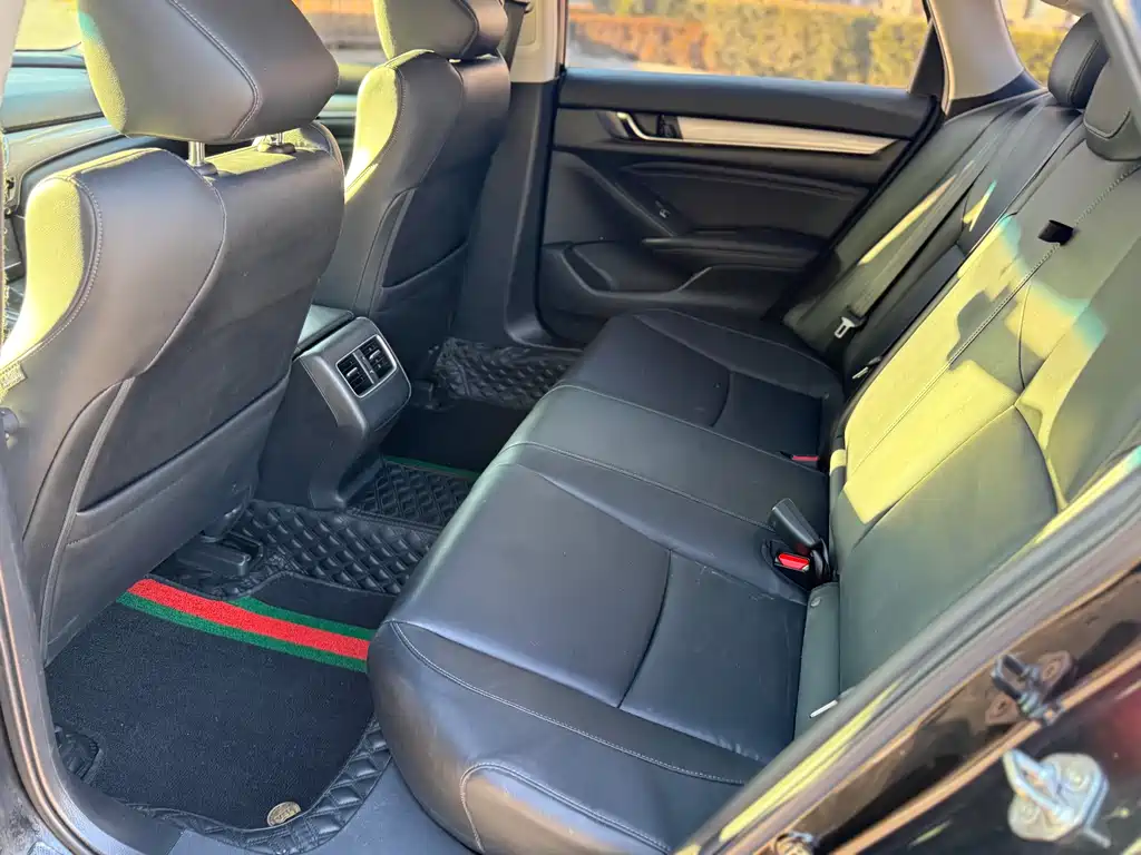 Honda Accord — фото 5