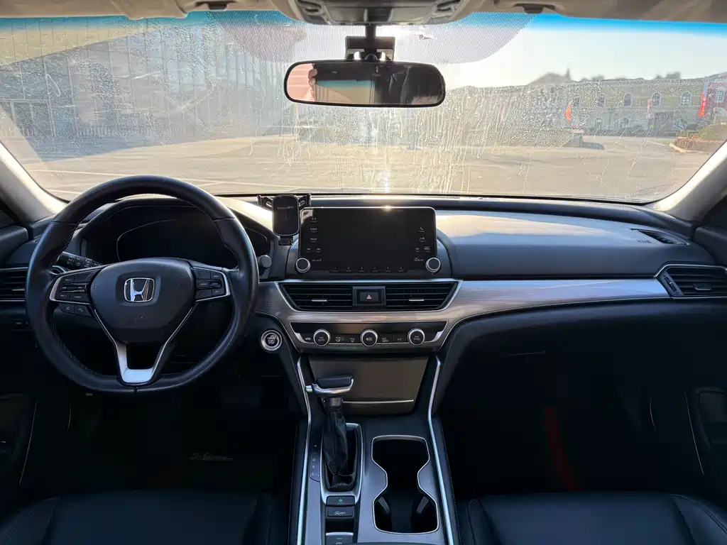 Honda Accord — фото 6